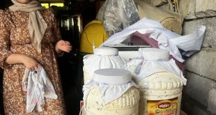 Doğal yollarla üretilen peynirler kışın tüketilmek üzere toprağa gömülüyor