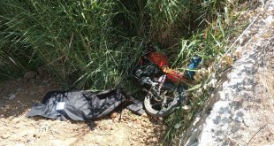 Elazığ'da şarampole devrilen motosikletin sürücüsü öldü