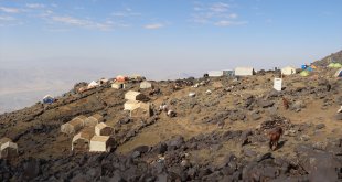 Ağrı Dağı eteklerindeki köylüler tırmanışa gelen dağcılara lojistik destek sağlıyor