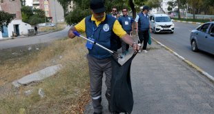 Kars'tan Edirne'ye plastik çöp toplama yürüyüşü, Erzurum'da sürüyor