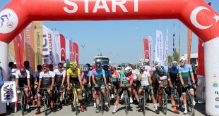Van'da 'Tour of Van' uluslararası bisiklet yarışı başladı