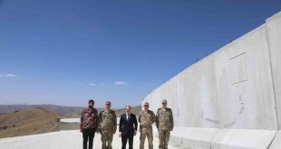 Van-İran sınırında güvenlik duvarı çalışmaları devam ediyor