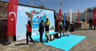 'Tour of Van' uluslararası bisiklet yarışında sporcular Malazgirt'e ulaştı
