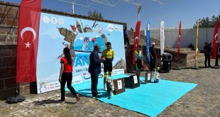 "Tour of Van" uluslararası bisiklet yarışında sporcular Malazgirt'e ulaştı