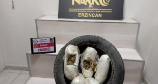 Erzincan'da stepneye sakladıkları uyuşturucuyla yakalanan 2 şüpheli tutuklandı