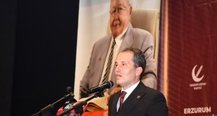 Yeniden Refah Partisi Genel Başkanı Erbakan, partisinin Erzurum kongresinde konuştu: