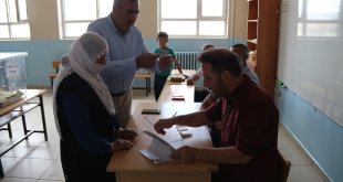 Bitlis'te 1357 nüfuslu köyün mahalle olması için halk oylaması yapıldı