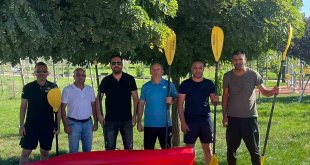 Bingöl'de sporculara kano ve yarış botu hediye edildi