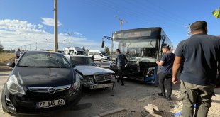 Elazığ'da zincirleme trafik kazasında 5 kişi yaralandı