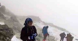 Dondurucu soğuklarda Ağrı Dağı zirvesine tırmanış