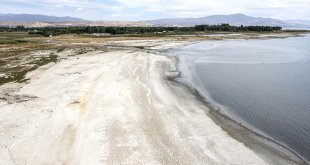 Van Gölü kuraklık nedeniyle küçülmeye devam ediyor