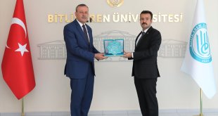 Ahlat Kaymakamı Bingöl, Rektör Elmastaş'ı ziyaret etti