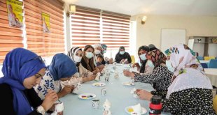 Lösemi hastaları seramik boyayıp moral depoladı