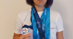 Abdi İbrahim Vakfı bursiyeri milli yüzücü Öztekin, SUDS 2023'te 5 madalya kazandı