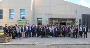 Türkiye 1. Gıda Mikrobiyolojisi Kongresi Atatürk Üniversitesi'nde devam ediyor