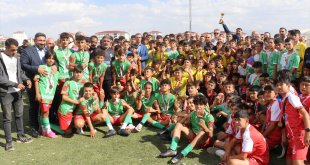Kaybedeni olmayan futbol turnuvasının şampiyonu, Diyarbakırlı depremzede çocuklar oldu