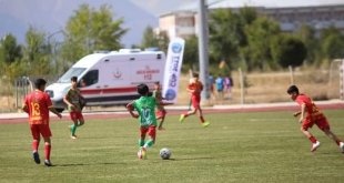 UYAFA Ağrı Dağı Cup Futbol Turnuvası'nın şampiyonu Diyarbakır oldu
