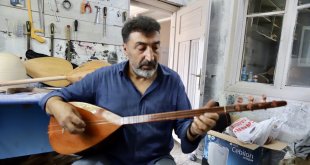 Saza işlediği her tel bir gönülde hayat buluyor