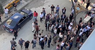 Yüksekova'da PKK operasyonlarını protesto etmek isteyen gruba polisten müdahale