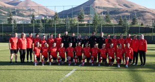 19 Yaş Altı Kadın Milli Futbol Takımı'nın hedefi A Ligi'nde kalmak