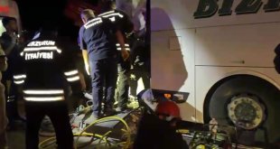 Horasan'da yolcu otobüsü traktör römorkuna çarptı: 2 ölü, 14 yaralı