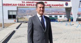CHP Erzincan Milletvekili Sarıgül, cezaevi önünde af çağrısını yineledi