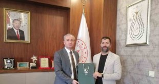 Yeşilay Ağrı Şube Başkanı Aslan'dan Milli Eğitim Müdürü Kökrek'e ziyaret