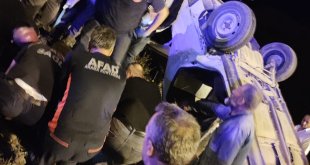Bitlis'te takla atan otomobildeki 3 kişi yaralandı
