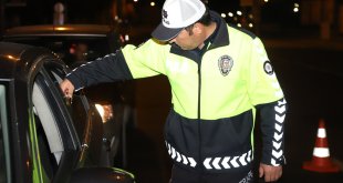 Kars'ta trafik ve asayiş uygulamasında 41 araç trafikten men edildi