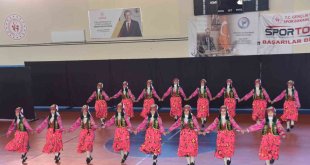 Ahlat'ta 'Kulüpler Arası Halk Oyunları Bölge Yarışması' yapıldı