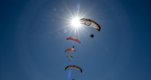 Van Gölü koyları gökyüzü tutkunlarının yeni rotası oldu