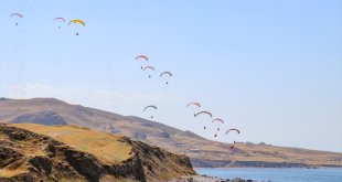 Van'da düzenlenen Yamaç Paraşütü ve Paramotor Hedef Şampiyonası sona erdi
