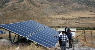 Bitlis'te güneş enerjisinden elde edilen elektrikle 60 köye su ulaştırılıyor