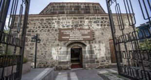 Erzurum'da asırlık eserlerin bulunduğu kütüphane, yüksek güvenlikle korunuyor