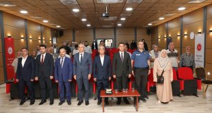 Darende'de "Peygamberimiz, İman ve İstikamet" konulu konferans düzenlendi