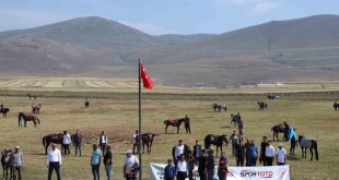 Ardahan'da 9. Rahvan At Yarışları yapıldı