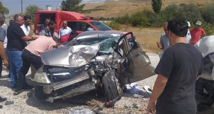 Malatya'da pikapla otomobil çarpıştı, 4 kişi yaralandı