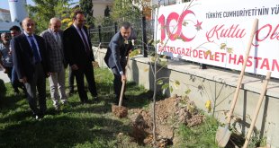 Battalgazi Devlet Hastanesinde Cumhuriyetin 100. yılı kutlandı