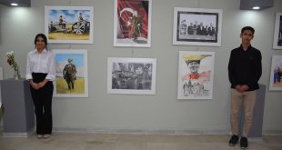 Hakkari'de Cumhuriyet'in 100. yılına özel resim sergisi açıldı