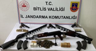 Bitlis'te sosyal medyadan silahlı görüntü paylaşanlara yönelik operasyonda 3 şüpheli yakalandı