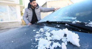 Kars ve Ağrı kent merkezinde soğuk hava, yükseklerinde ise kar etkili oldu