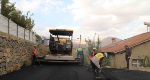 Hakkari'deki 7 semt asfalta kavuşturuldu