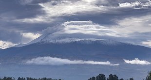 Iğdır'ın yüksek kesimlerine kar yağdı