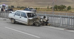 Erzurum'da kaza yapan aracın camından fırlayıp köprüden düşen sürücü ağır yaralandı