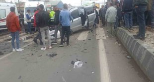 Ağrı'da iki hafif ticari aracın çarpışması: 6 yaralı