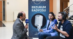 Rektör Çakmak TRT Erzurum Radyosu'nun konuğu oldu