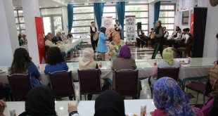 Elazığ'da 'Dünya Yaşlılar Günü' kutlandı