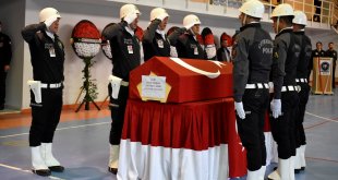 Bitlis'te silah kazası sonucu şehit olan polis memuru Kırık için tören düzenlendi