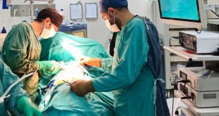 Bingöl'de bıçakla yaralanan genç kapalı akciğer ameliyatıyla yaşama tutundu