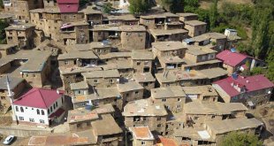 Hizan'ın 300 yıllık taş evleri mest ediyor